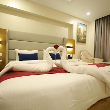 Sri Sri Sri Hotel Khammam Dış mekan fotoğraf