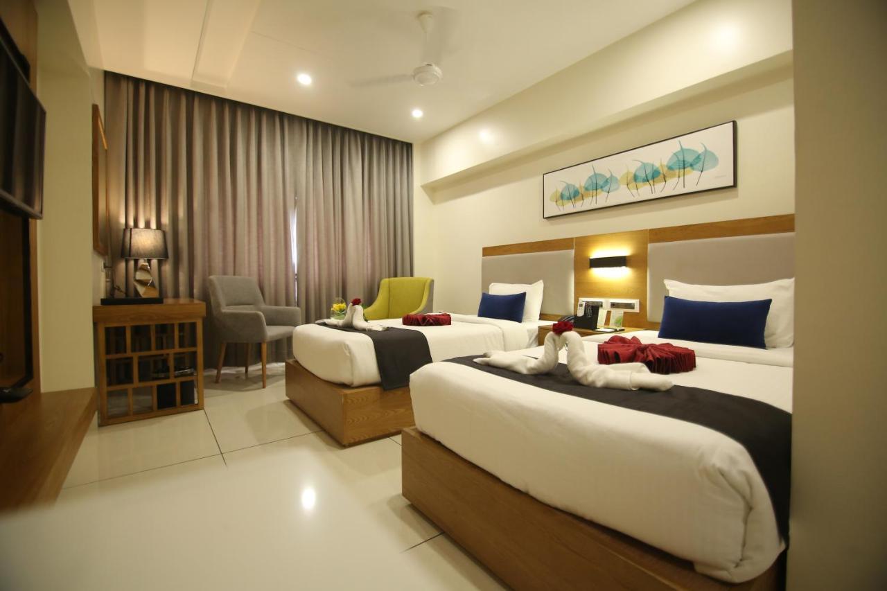 Sri Sri Sri Hotel Khammam Dış mekan fotoğraf