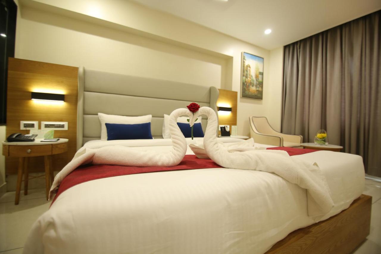 Sri Sri Sri Hotel Khammam Dış mekan fotoğraf