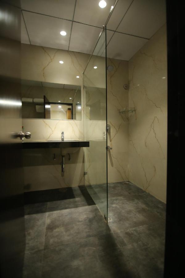 Sri Sri Sri Hotel Khammam Dış mekan fotoğraf