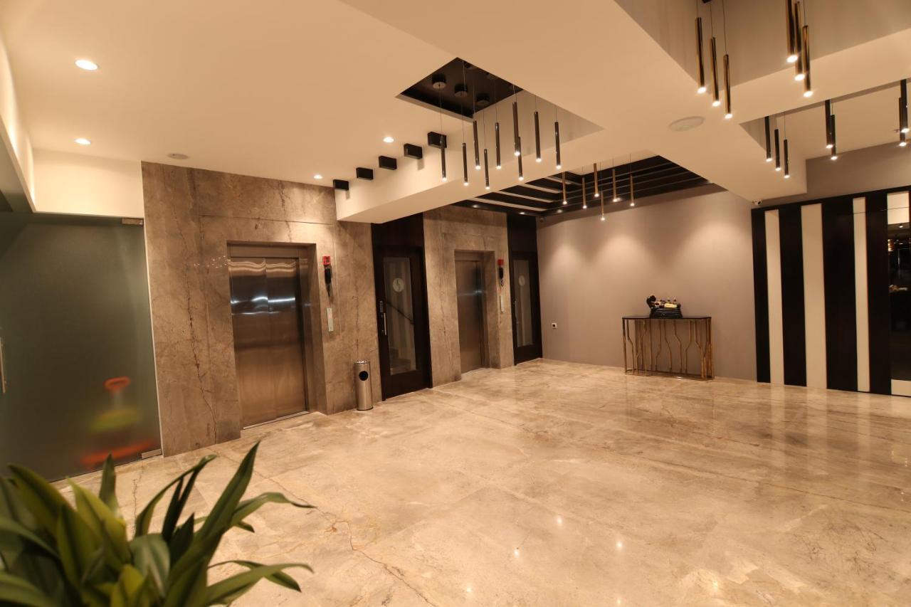 Sri Sri Sri Hotel Khammam Dış mekan fotoğraf