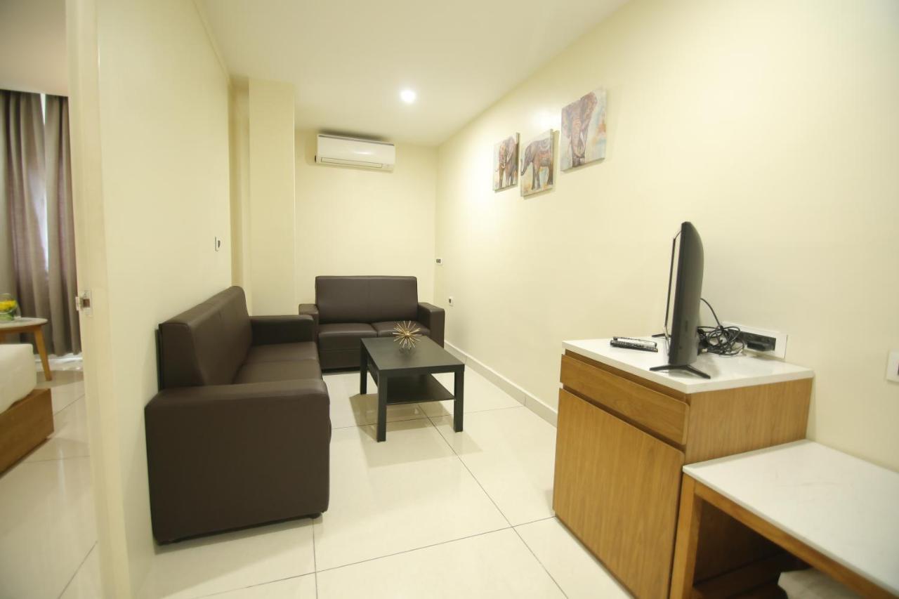 Sri Sri Sri Hotel Khammam Dış mekan fotoğraf