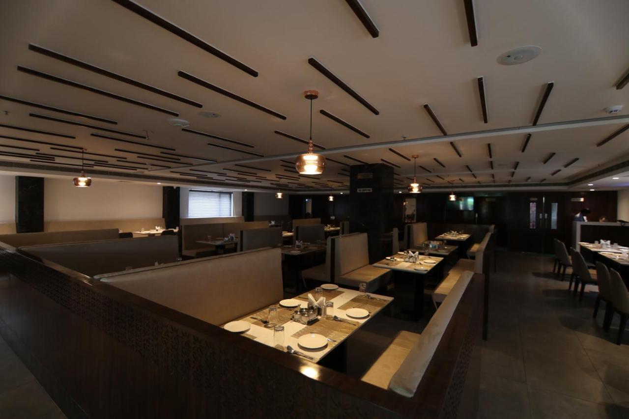 Sri Sri Sri Hotel Khammam Dış mekan fotoğraf