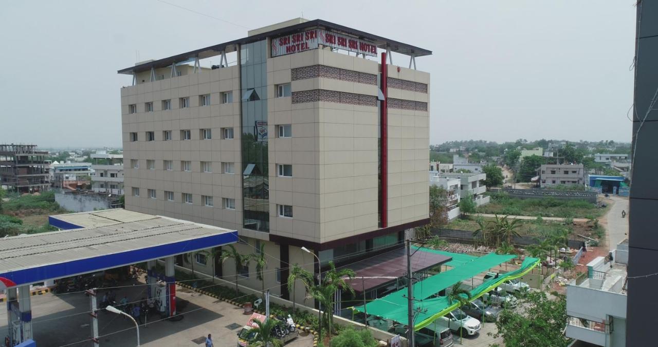 Sri Sri Sri Hotel Khammam Dış mekan fotoğraf