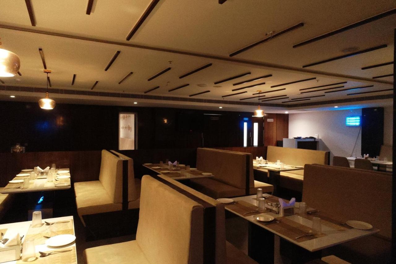 Sri Sri Sri Hotel Khammam Dış mekan fotoğraf