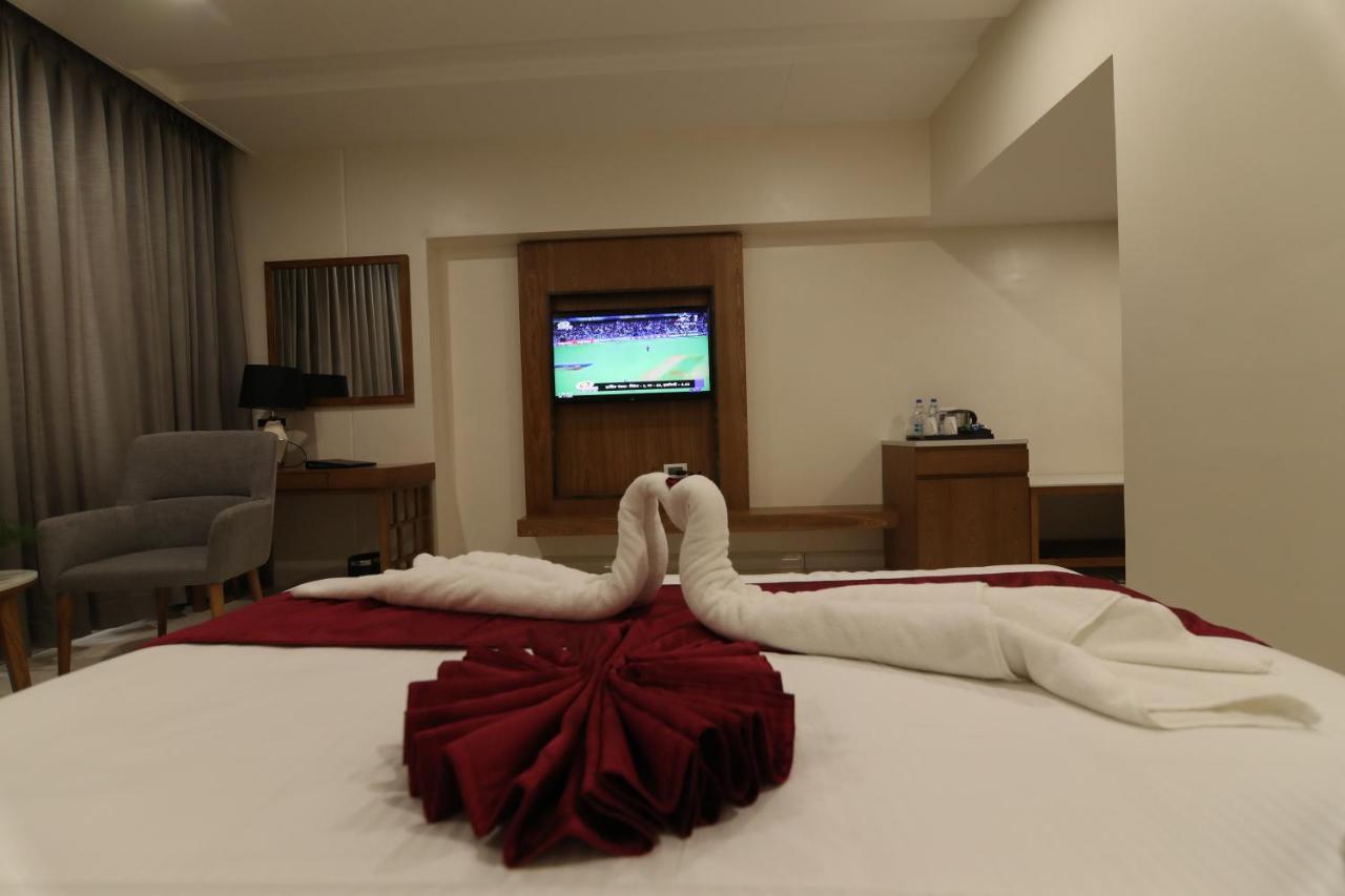 Sri Sri Sri Hotel Khammam Dış mekan fotoğraf